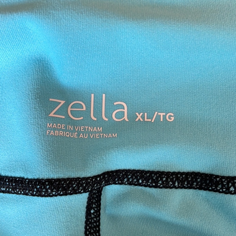 Zella Capris - Picture 3 of 3
